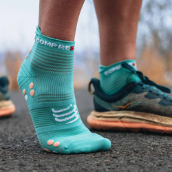 COMPRESSPORT - PRO RACING SOCKS V4.0 RUN LOW - Crème de menthe 